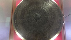 Mặt trống đồng Pha Long. Ảnh: baolaocai.vn