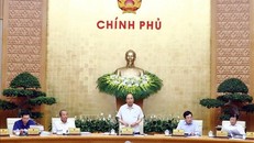 Thủ tướng Nguyễn Xuân Phúc chủ trì phiên họp Chính phủ thường kỳ tháng 4. Ảnh: Thống Nhất/TTXVN