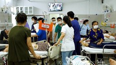 Nhiều bệnh nhân được đưa vào Bệnh viện Bạch Mai cấp cứu vì đột quỵ, say nắng, say nóng