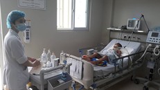 Trẻ mắc viêm não Nhật Bản đang điều trị tại bệnh viện Nhi Trung ương. Ảnh: VGP/Hiền Minh