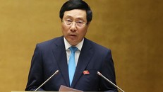 Hôm nay (6/6), Phó Thủ tướng Phạm Bình Minh trực tiếp trả lời các chất vấn của các đại biểu Quốc hội. Đây là lần đầu tiên Phó Thủ tướng Phạm Bình Minh ngồi "ghế nóng" sau gần 2 nhiệm kỳ là thành viên Chính phủ.