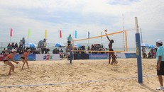 Tam Kỳ - biển một bên và sông một bên.