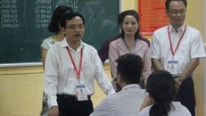 Ông Mai Văn Trinh kiểm tra công tác tổ chức thi tại Thanh Hóa.