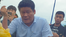 Ông Nguyễn Tấn Lương tại thời điểm bao vây xe chở công an. (Ảnh: Công an Đồng Nai)