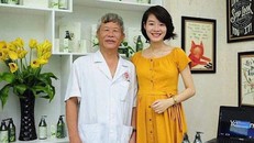 Bà Hoàng Kim Ngọc - Giám đốc Công ty Laco (bên phải) trong một hình ảnh quảng cáo sản phẩm Dầu gội, dầu xả Amla 
