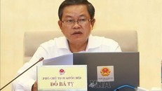 và đại diện Hội Hỗ trợ gia đình liệt sỹ Việt Nam. Phó Chủ tịch Quốc hội Đỗ Bá Tỵ. Ảnh: Doãn Tấn/TTXVN