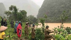 Tang thương bản nghèo có 12 người mất tích