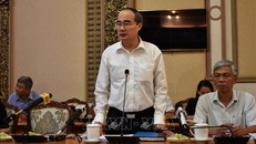 Ông Nguyễn Thiện Nhân, Ủy viên Bộ Chính trị, Bí thư Thành ủy Thành phố Hồ Chí Minh phát biểu tại buổi làm việc. 