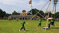 Học sinh tham gia chương trình giáo dục di sản tại Hoành Thành Thăng Long