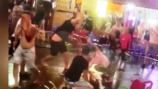 Hỗn chiến ở phố Tây Bùi Viện (Q.1, TP.HCM)