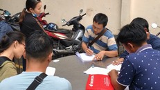 Người dân làm đơn tố cáo công ty Alibaba.