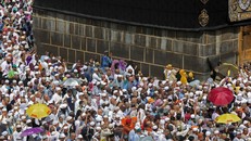 Trong ảnh: Tín đồ Hồi giáo tại Nhà thờ Lớn ở Thánh địa Mecca, ngày 13/8/2019. (Nguồn: AFP/TTXVN)