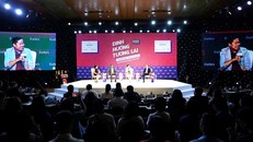 Các diễn giả trao đổi tại Hội nghị giáo dục 2019