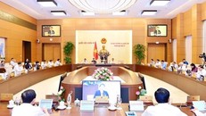 Ủy ban Thường vụ Quốc hội xem xét công tác nhân sự