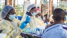 Khoảng 240.000 người có nguy cơ nhiễm Ebola được tiêm vaccine do Merck sản xuất trong suốt đợt bùng phát dịch ở Congo
