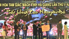 Đại diện Tập đoàn T&T Group đã trao tặng tỉnh Hà Giang 1.000 căn nhà tình nghĩa cho người nghèo, người có công của tỉnh