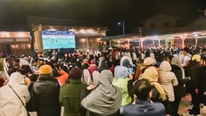 Lạc giọng vì cổ vũ bóng đá ở nơi đặc biệt nhất Việt Nam