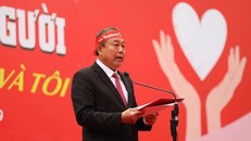 Phó Thủ tướng Thường trực Trương Hòa Bình phát biểu tại lễ khai mạc Chủ nhật đỏ