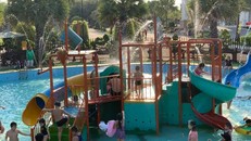 Hồ bơi trong khu du lịch Ngọc Hoa Trang ở TP Biên Hòa