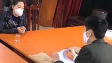 Chị Q. bị Công an quận Hoàn Kiếm xử phạt hành chính 12,5 triệu đồng vì đăng tin sai sự thật lên Facebook.