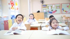 Bộ GD&ĐT cho rằng, các trường ngoài công lập thoả thuận với phụ huynh về các khoản thu nằm ngoài chi phí quy định chương trình học của Bộ.