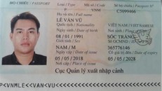 Hộ chiếu của anh Lê Văn Vũ trình báo trước khi trốn khỏi khu cách ly tập trung. (Ảnh: Lê Đức Hoảnh/TTXVN)