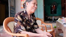 Cụ Lê Thị Niệm đạp xe lên xã ủng hộ 1 triệu đồng chống dịch Covid-19