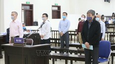 Bị cáo Nguyễn Bắc Son (cựu Bộ trưởng Bộ Thông tin và Truyền thông) và đồng phạm. Ảnh: Doãn Tấn/TTXVN