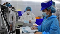 Bộ Công Thương kiến nghị tháo gỡ vướng mắc trong xuất khẩu khẩu trang. Ảnh: TTXVN.