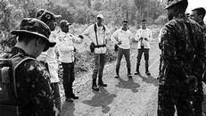 Binh sĩ Bra-xin được triển khai bảo vệ rừng A-ma-dôn. Ảnh DW