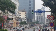 Hà Nội khôi phục biển cấm xe taxi, xe hợp đồng dưới 9 chỗ trên 10 tuyến đường kể từ ngày 15-9.