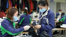 Theo Bộ LÐ-TB&XH, hơn 1 triệu lao động đang​mất việc làm, tỷ lệ hộ nghèo, cận nghèo có xu hướng tăng