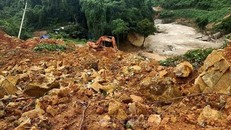 Đất đá vùi lấp tại khu vực thủy điện Rào Trăng 3