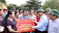 Thủ tướng: Tập trung chăm lo, bảo đảm cuộc sống cho người dân sau mưa lũ