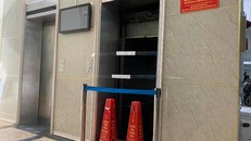 Thang máy số 4 tại chung cư B10A Nam Trung Yên, hiện trường nơi xảy ra vụ việc.