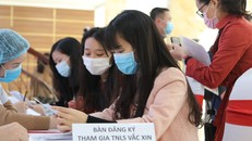 Các bạn trẻ đăng ký tham gia thử nghiệm lâm sàng vắc xin Nano Covax.
