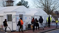 Châu Âu 'báo động đỏ' đối với 3 biến thể đặc biệt nguy hiểm của SARS-CoV-2