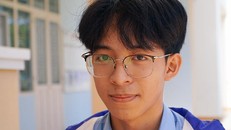 Nam sinh chuyên Toán đoạt giải nhất Văn