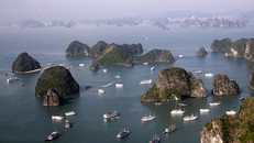 Quảng Ninh cho phép tổ chức đón du khách nội tỉnh là người sinh sống làm việc trên địa bàn tỉnh Quảng Ninh, cho đến khi có thông báo mới. 