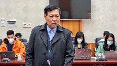 Thứ trưởng Bộ Y tế Đỗ Xuân Tuyên phát biểu trong cuộc họp với Ban chỉ đạo phòng, chống dịch Covid-19 tỉnh Hưng Yên. 