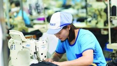 Nửa đầu tháng 3/3021, xuất khẩu tăng mạnh ở nhóm hàng dệt may khi tăng 565 triệu USD, tương ứng tăng 79,6%.