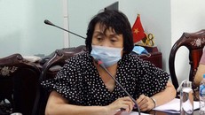 GS, TS Lê Thị Quỳnh Mai, Phó Viện trưởng Viện Vệ sinh Dịch tễ Trung ương hướng dẫn triển khai test nhanh.