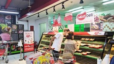 Cháy hàng thịt heo sạch, gà tươi ngay sau chỉ thị giãn cách Tp.Hồ Chí Minh