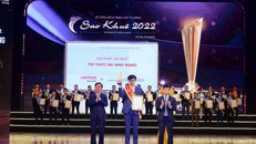 Đại diện Công ty An ninh mạng Viettel (VCS) nhận giải thưởng Sao Khuê (xếp hạng 5 sao) cho giải pháp “Viettel Threat Intelligence”.