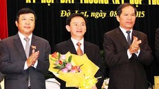 Ông Phan Văn Đa (giữa) được bầu làm Phó Chủ tịch UBND tỉnh Lâm Đồng vào năm 2015.