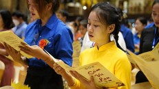 Nghi thức tụng kinh Sám Vu Lan, Sám Mục Liên và phát nguyện tinh thần theo Đức Phật tại chùa Tam Chúc (Hà Nam).