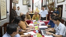 Đoàn thanh tra của Bộ VH-TT-Dl làm việc tại chùa Phước Hải (chùa Ngọc Hoàng, quận 1, TPHCM).