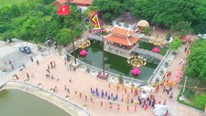 Đền Lảnh Giang nằm trên địa bàn xã Mộc Nam (thị xã Duy Tiên, tỉnh Hà Nam); được công nhận là Di tích Quốc gia từ năm 1996.