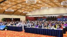 Hội nghị Nghị sĩ trẻ toàn cầu lần thứ 9 tổ chức phiên thảo luận chuyên đề 3 “Thúc đẩy tôn trọng đa dạng văn hóa vì sự phát triển bền vững” tại Trung tâm Hội nghị quốc gia.