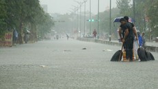 Mưa lớn ở miền Trung còn kéo dài và diễn biến phức tạp. (Ảnh minh hoạ)